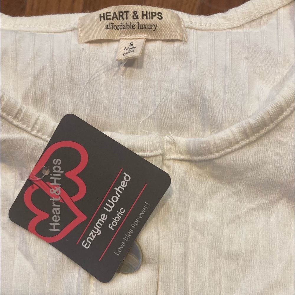 Brand New Buttoned Front Rib-Knit Top. - Picture 2 of 2